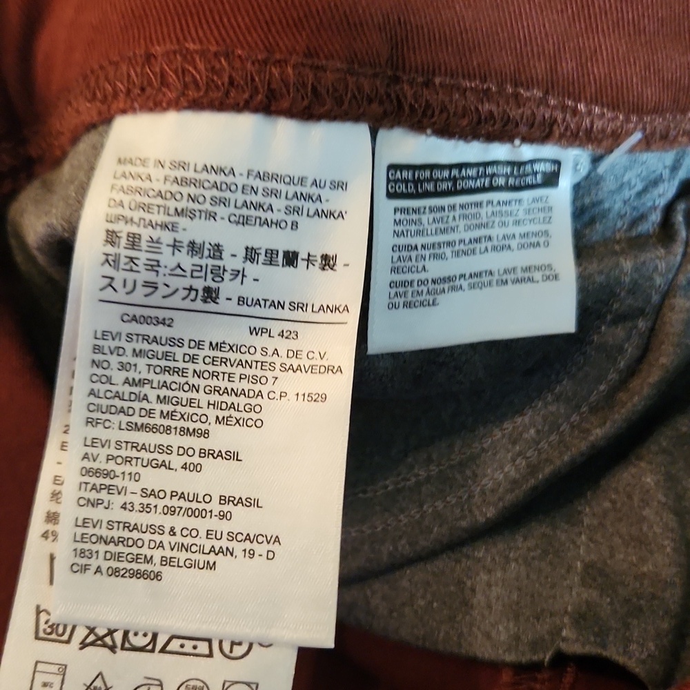 Levis Womens Shaping Leggings Maroon Rust Size 10 M NWT NEW 30 X 30 - Picture 13 of 14
